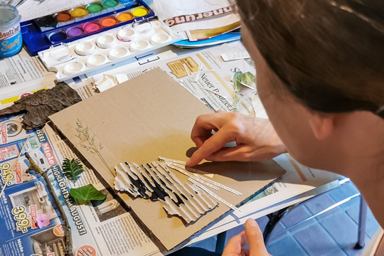 Workshop „COLLAGE — KLEBEN FÜR DIE KUNST“ auf dem Tuppenhof